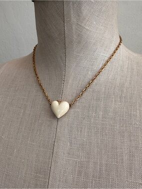 Vintage TRIFARI goldtone puffy cream white puff heart necklace choker